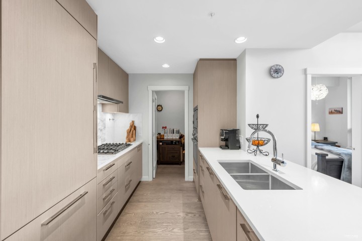 Photo 5 at 636 - 3563 Ross Drive, University VW, Vancouver West