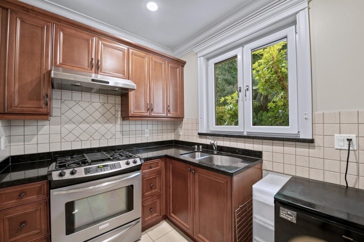 Photo 12 at 761 Eyremount Drive, British Properties, West Vancouver