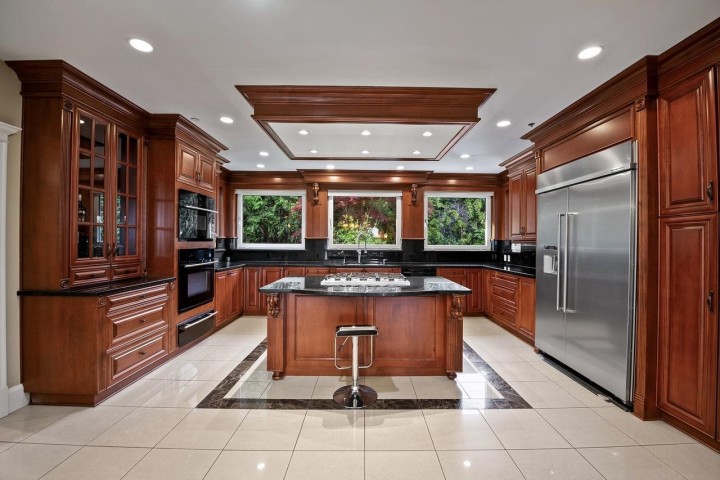 Photo 9 at 761 Eyremount Drive, British Properties, West Vancouver