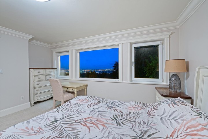 Photo 18 at 761 Eyremount Drive, British Properties, West Vancouver
