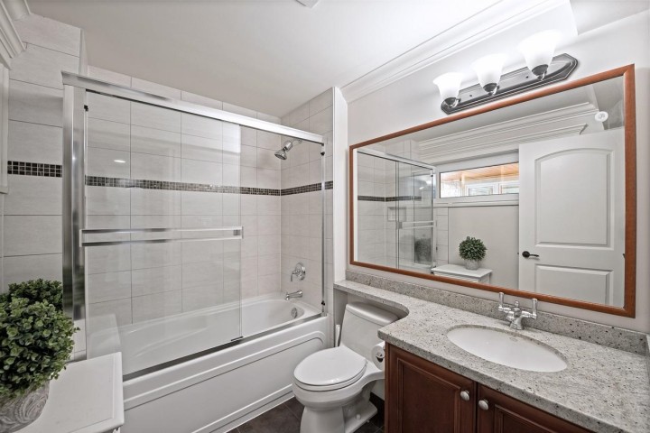 Photo 21 at 761 Eyremount Drive, British Properties, West Vancouver