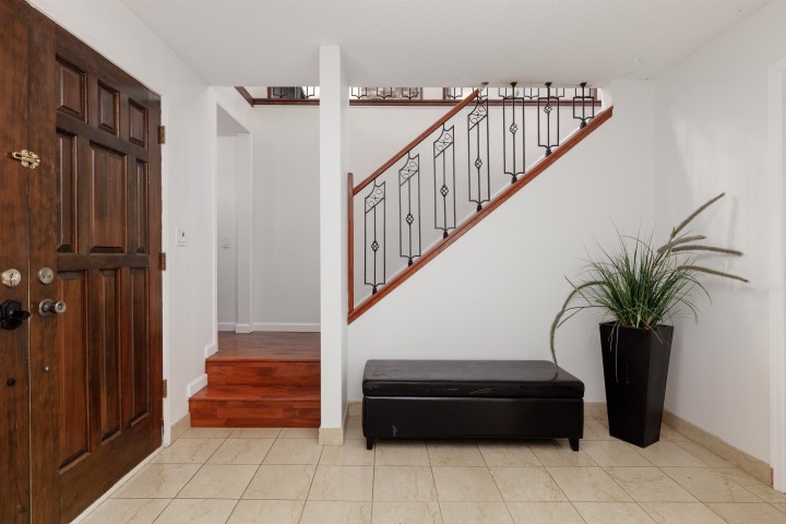 Photo 3 at 548 E Braemar Road, Braemar, North Vancouver