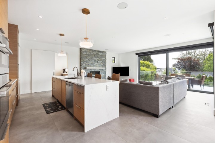 Photo 13 at 2678 Mathers Avenue, Dundarave, West Vancouver