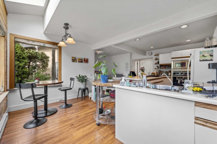 Photo 8 at 3391 W 32nd Avenue, Dunbar, Vancouver West