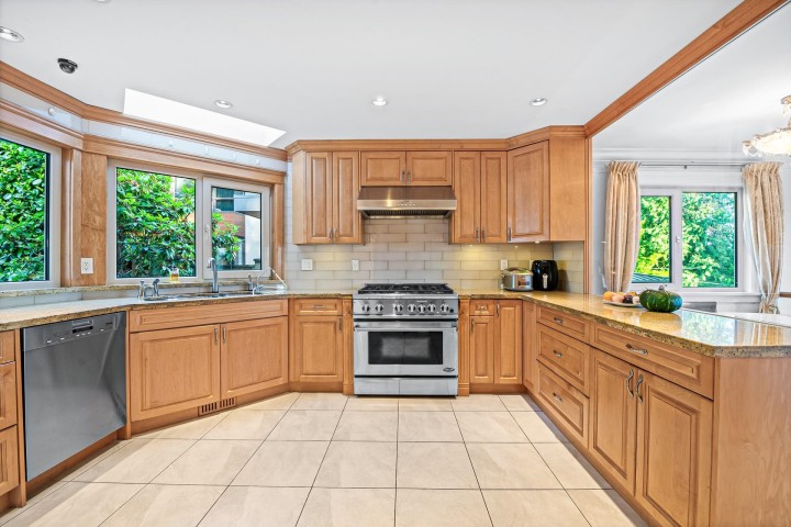 Photo 6 at 1361 Mathers Avenue, Ambleside, West Vancouver