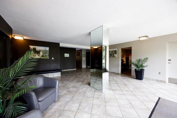 Photo 2 at 403 - 114 W Keith Road, Central Lonsdale, North Vancouver