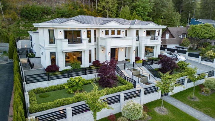 Photo 2 at 165 Stevens Drive, British Properties, West Vancouver