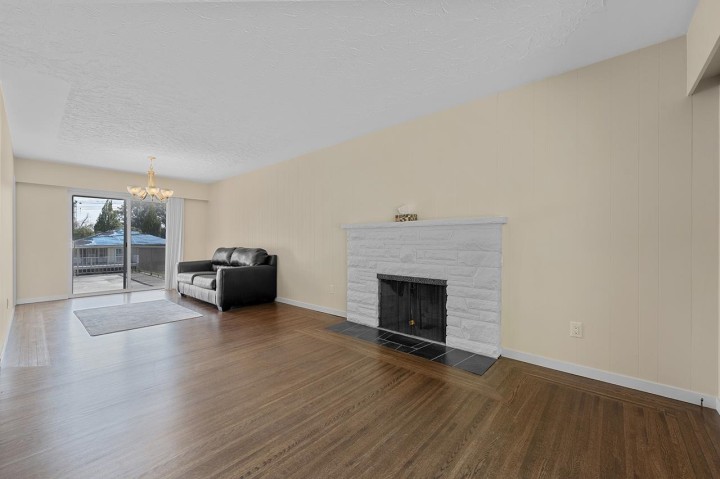 Photo 7 at 564 64th Street, Marpole, Vancouver West