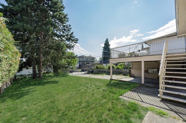 Photo 5 at 564 64th Street, Marpole, Vancouver West