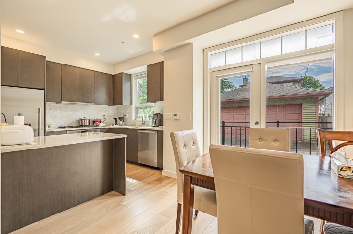 Photo 4 at 7903 Oak Street, Marpole, Vancouver West