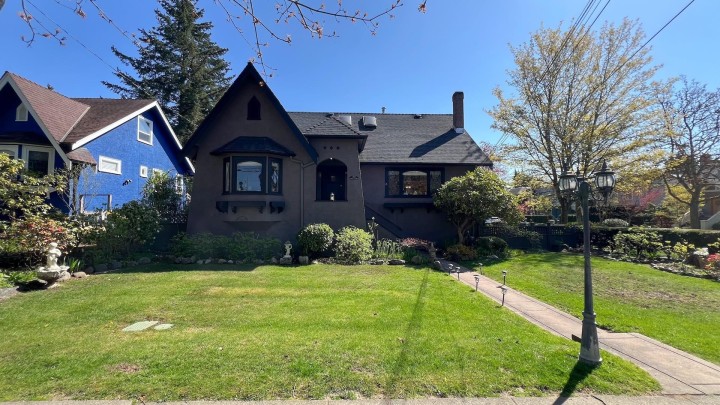 Photo 3 at 3090 Discovery Street, Point Grey, Vancouver West