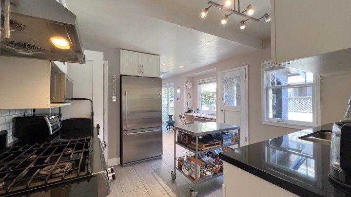 Photo 10 at 3090 Discovery Street, Point Grey, Vancouver West