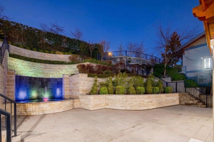 Photo 6 at 2426 Halston Court, Whitby Estates, West Vancouver