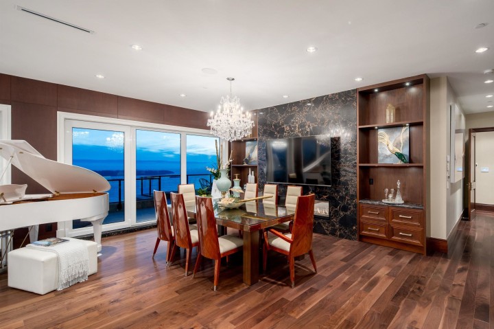 Photo 11 at 2426 Halston Court, Whitby Estates, West Vancouver