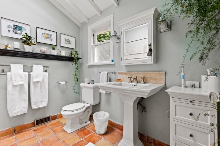 Photo 22 at 3615 Sunset Lane, West Bay, West Vancouver