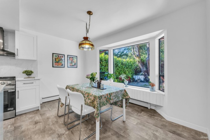 Photo 2 at 1040 Jefferson Avenue, Sentinel Hill, West Vancouver