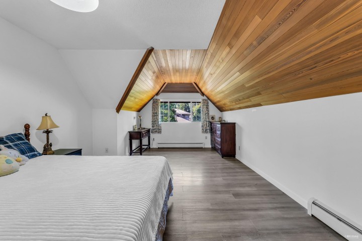 Photo 22 at 1040 Jefferson Avenue, Sentinel Hill, West Vancouver