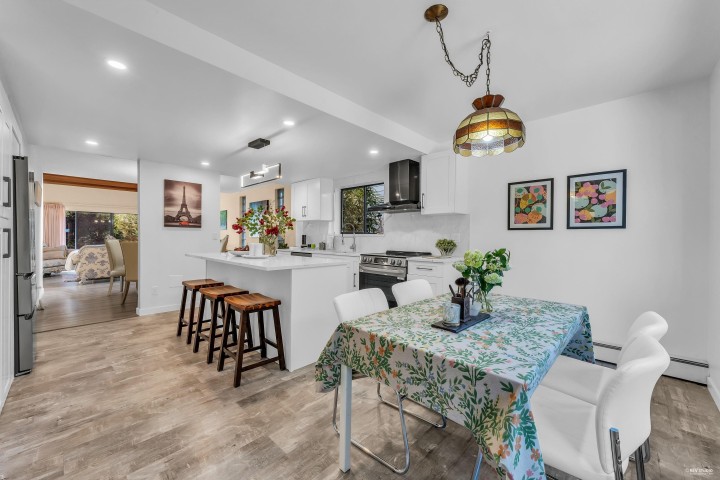 Photo 3 at 1040 Jefferson Avenue, Sentinel Hill, West Vancouver