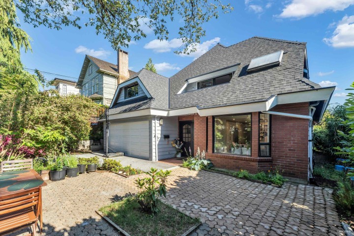 Photo 1 at 1040 Jefferson Avenue, Sentinel Hill, West Vancouver