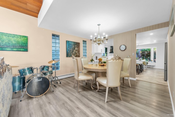 Photo 10 at 1040 Jefferson Avenue, Sentinel Hill, West Vancouver