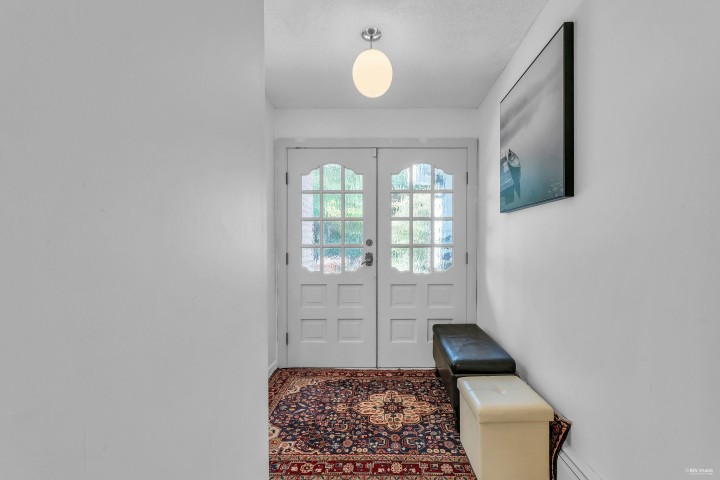 Photo 14 at 1040 Jefferson Avenue, Sentinel Hill, West Vancouver