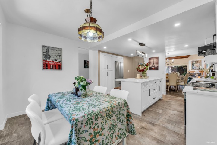 Photo 4 at 1040 Jefferson Avenue, Sentinel Hill, West Vancouver