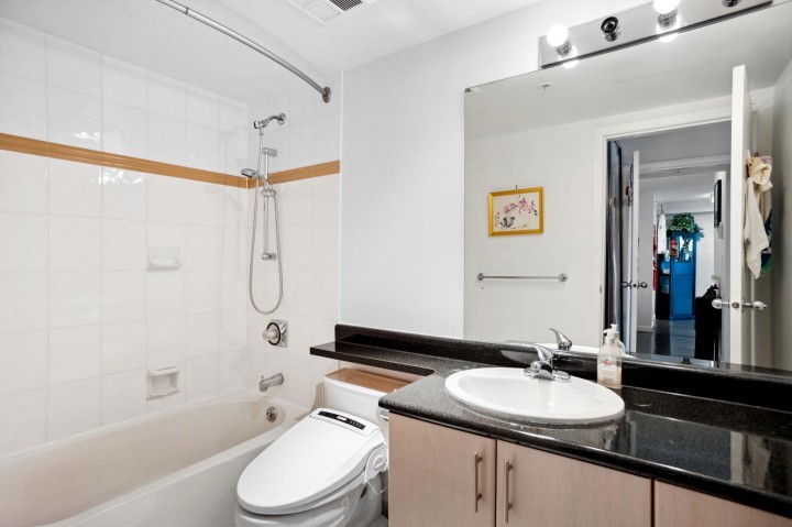 Photo 7 at 2303 - 1188 Howe Street, Downtown VW, Vancouver West