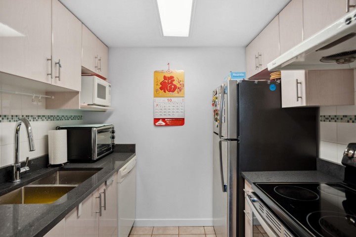 Photo 10 at 2303 - 1188 Howe Street, Downtown VW, Vancouver West