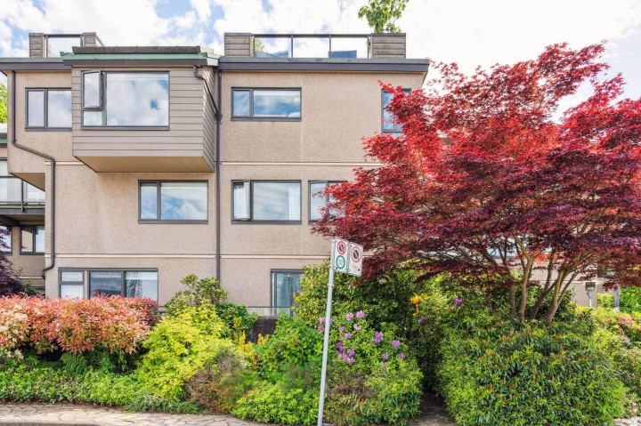 Photo 2 at 784 Millbank, False Creek, Vancouver West