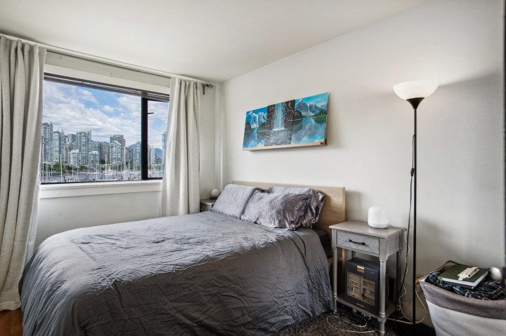 Photo 13 at 784 Millbank, False Creek, Vancouver West