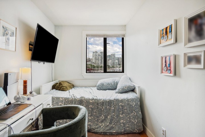 Photo 16 at 784 Millbank, False Creek, Vancouver West