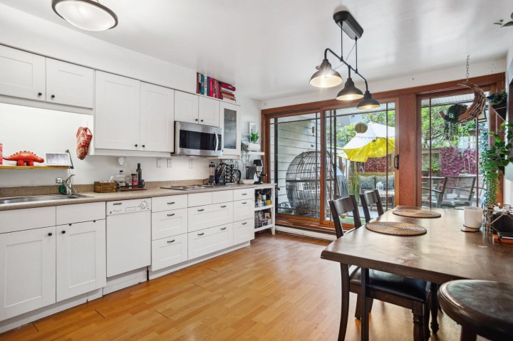 Photo 7 at 784 Millbank, False Creek, Vancouver West