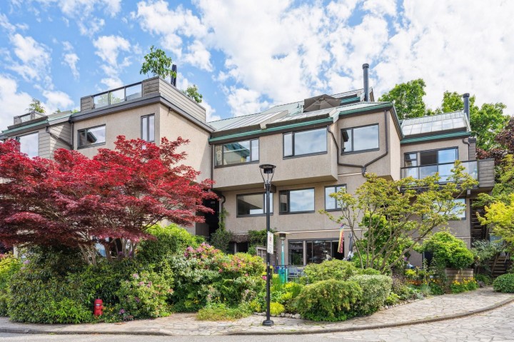 Photo 1 at 784 Millbank, False Creek, Vancouver West