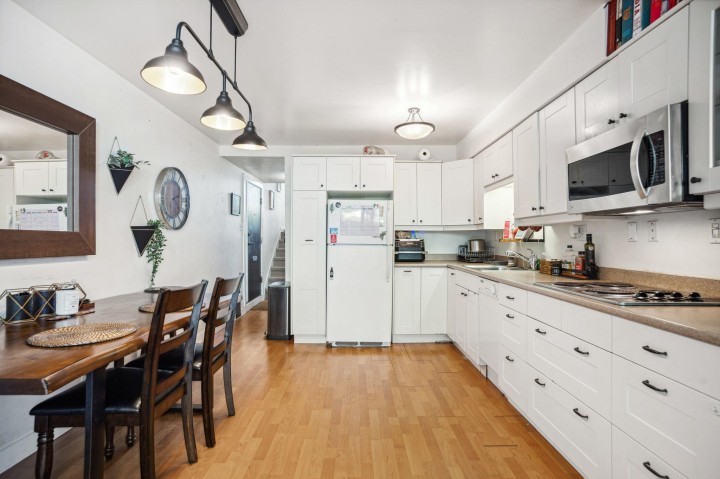 Photo 11 at 784 Millbank, False Creek, Vancouver West