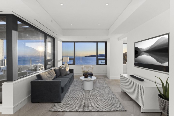 Photo 16 at 12 - 2250 Bellevue Avenue, Dundarave, West Vancouver