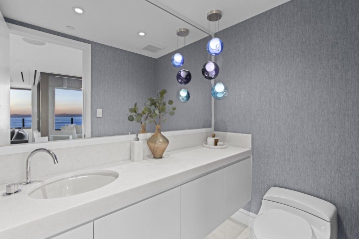 Photo 26 at 12 - 2250 Bellevue Avenue, Dundarave, West Vancouver