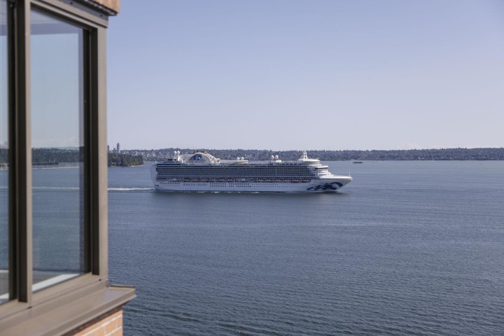 Photo 33 at 12 - 2250 Bellevue Avenue, Dundarave, West Vancouver