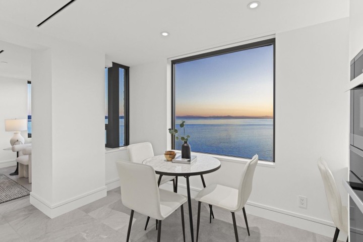 Photo 14 at 12 - 2250 Bellevue Avenue, Dundarave, West Vancouver