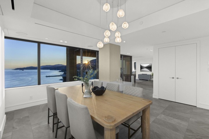 Photo 15 at 12 - 2250 Bellevue Avenue, Dundarave, West Vancouver
