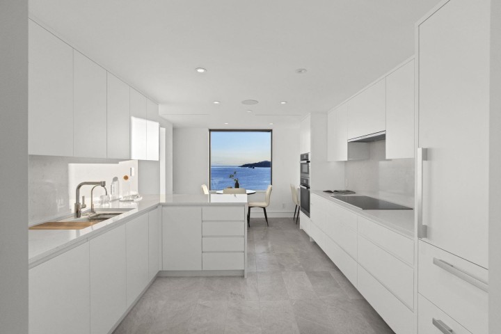 Photo 11 at 12 - 2250 Bellevue Avenue, Dundarave, West Vancouver