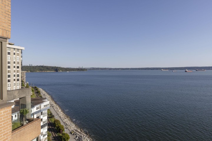 Photo 35 at 12 - 2250 Bellevue Avenue, Dundarave, West Vancouver