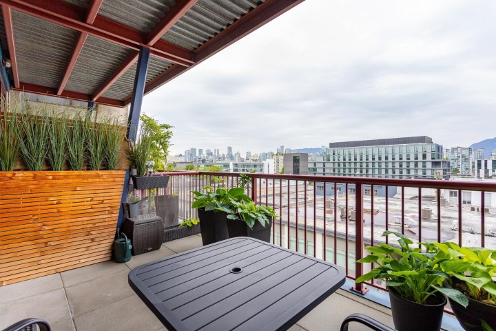 Photo 12 at 303 - 128 W 6th Avenue, Mount Pleasant VW, Vancouver West