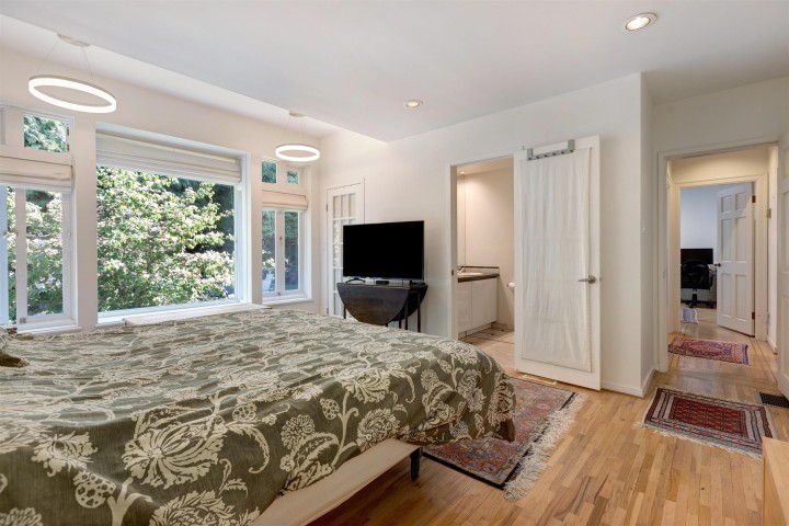 Photo 13 at 670 Montroyal Boulevard, Canyon Heights NV, North Vancouver