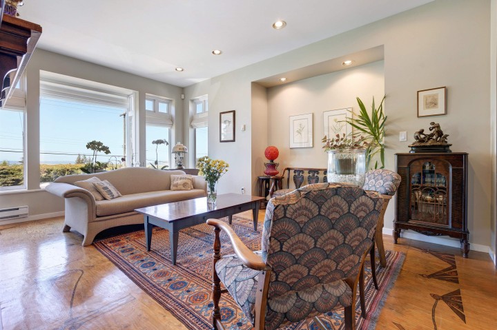 Photo 7 at 670 Montroyal Boulevard, Canyon Heights NV, North Vancouver