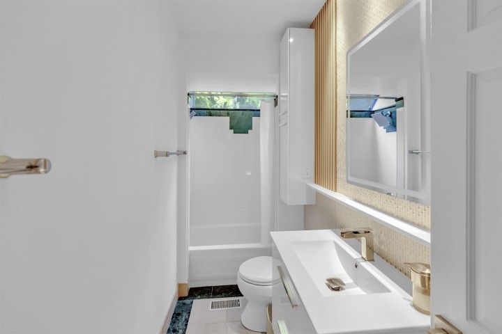 Photo 10 at 670 Montroyal Boulevard, Canyon Heights NV, North Vancouver