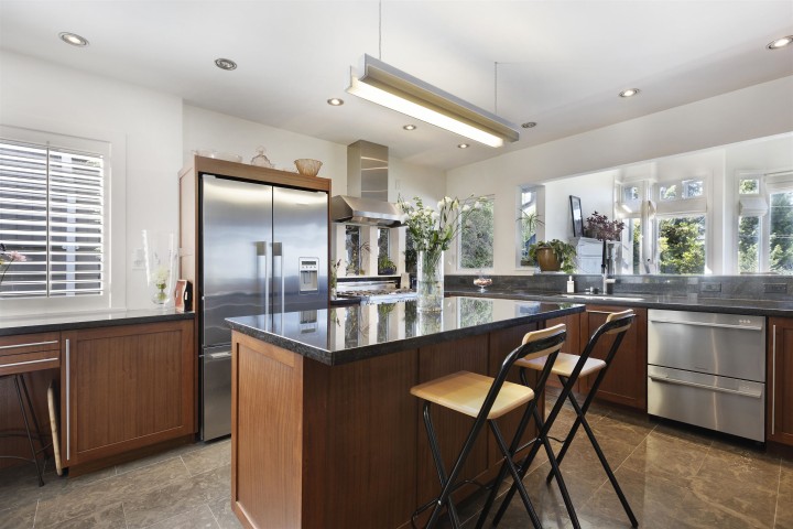 Photo 4 at 670 Montroyal Boulevard, Canyon Heights NV, North Vancouver