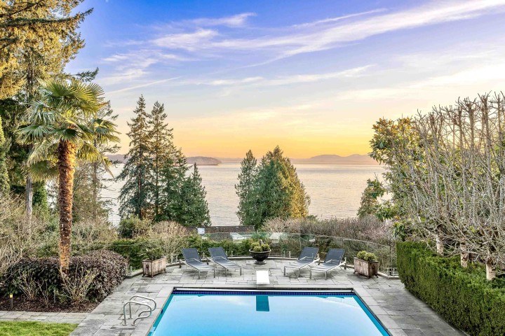 Photo 2 at 2962 Mathers Crescent, Altamont, West Vancouver