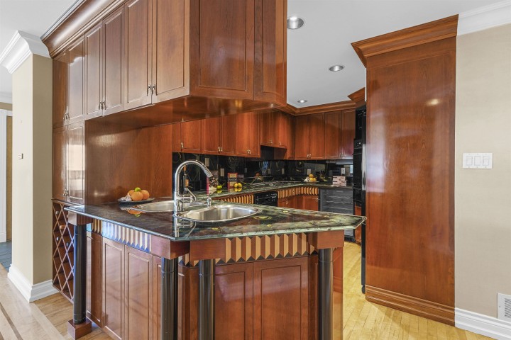 Photo 16 at 1130 Ironwork Passage, False Creek, Vancouver West