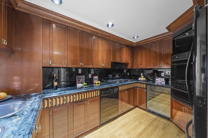 Photo 18 at 1130 Ironwork Passage, False Creek, Vancouver West