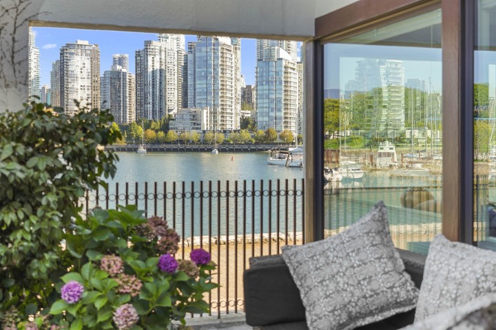 Photo 8 at 1130 Ironwork Passage, False Creek, Vancouver West